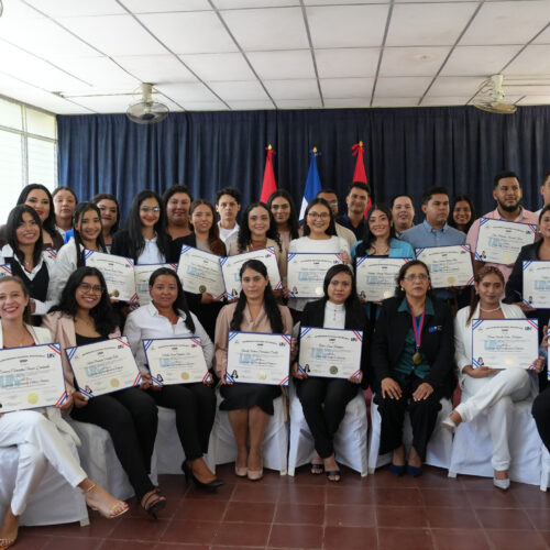 Quinta promoción de graduados, en el Centro Universitario Regional Blanca Arauz, UNP Boaco.
